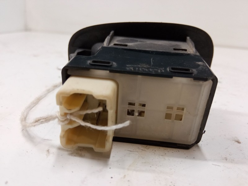 Recambio de mando elevalunas trasero izquierdo para hyundai accent ii (lc) 1.5 referencia OEM IAM   