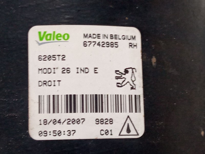 Recambio de faro antiniebla derecho para peugeot 206 hatchback (2a/c) 2.0 hdi 90 referencia OEM IAM 67742985RH  