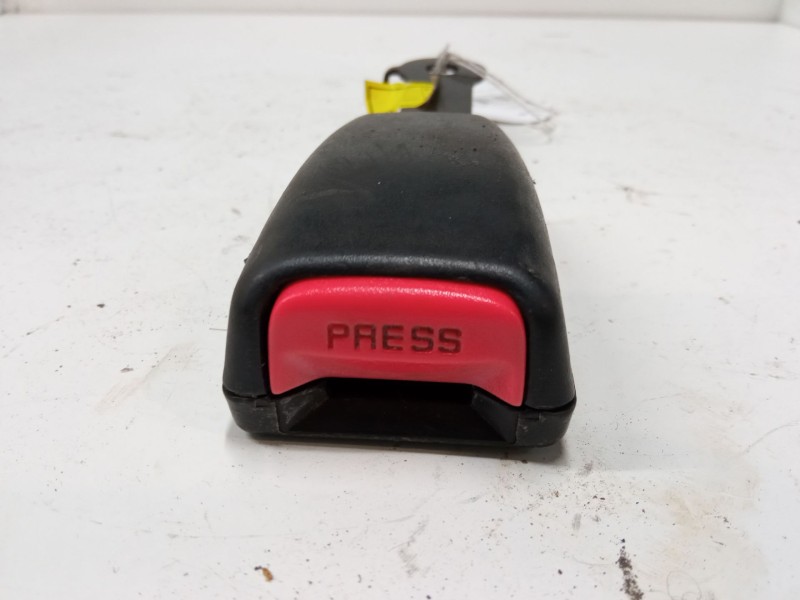 Recambio de anclaje cinturon delantero izquierdo para hyundai matrix (fc) 1.6 referencia OEM IAM   