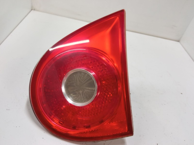 Recambio de piloto trasero porton derecho para volkswagen golf v (1k1) 2.0 tdi 16v referencia OEM IAM 1K6945094G  