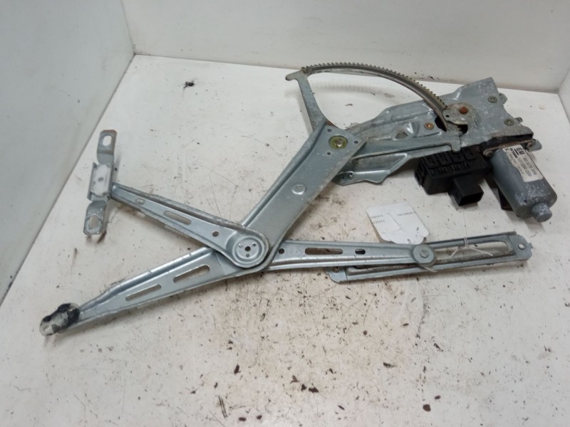Recambio de elevalunas electrico delantero derecho para opel zafira a monospace (t98) 2.0 dti 16v (f75) referencia OEM IAM 90579