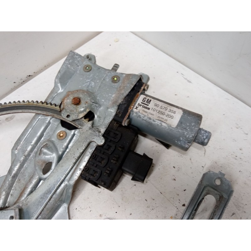 Recambio de elevalunas electrico delantero derecho para opel zafira a monospace (t98) 2.0 dti 16v (f75) referencia OEM IAM 90579