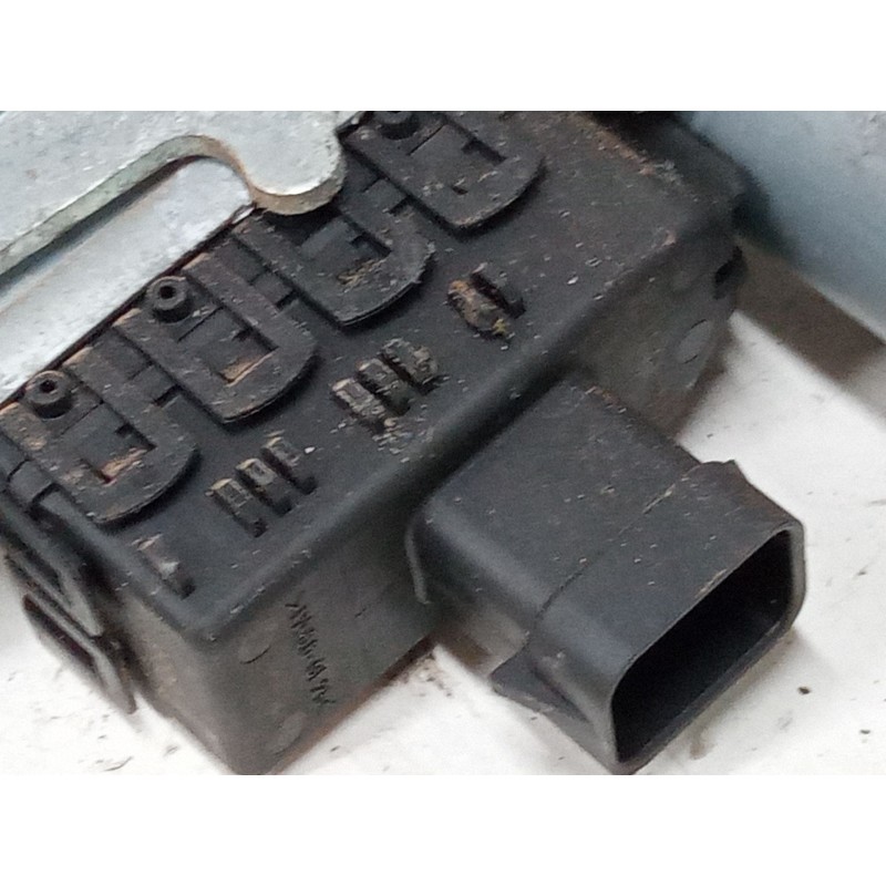 Recambio de elevalunas electrico delantero derecho para opel zafira a monospace (t98) 2.0 dti 16v (f75) referencia OEM IAM 90579