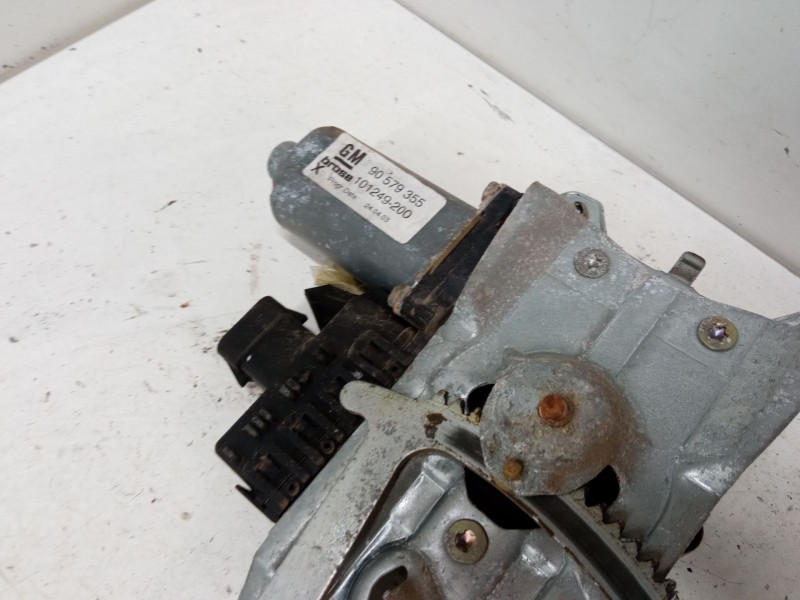 Recambio de elevalunas electrico delantero izquierdo para opel zafira a monospace (t98) 2.0 dti 16v (f75) referencia OEM IAM 905