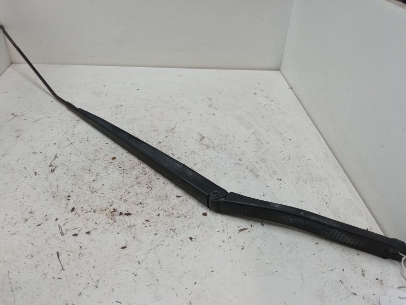 Recambio de brazo limpia delantero derecho para renault clio iv (bh_) 1.2 16v referencia OEM IAM   