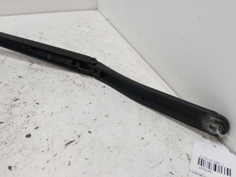 Recambio de brazo limpia delantero derecho para renault clio iv (bh_) 1.2 16v referencia OEM IAM   