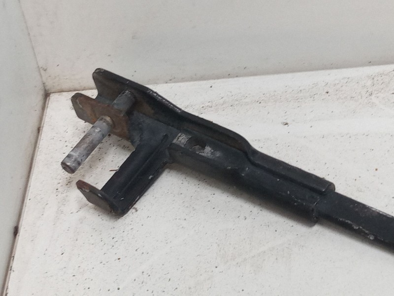 Recambio de brazo limpia delantero derecho para audi a3 (8p1) 2.0 tdi 16v referencia OEM IAM   