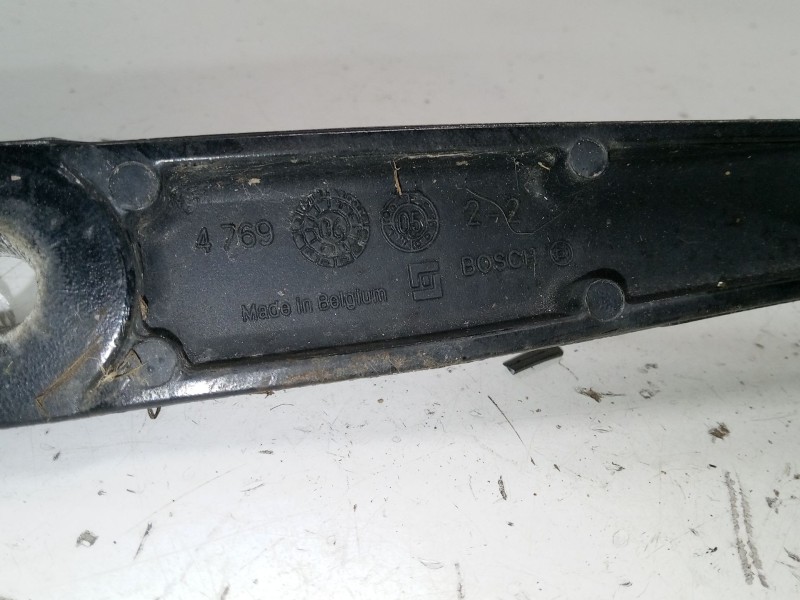 Recambio de brazo limpia delantero izquierdo para volkswagen polo iv (9n_, 9a_) 1.4 tdi referencia OEM IAM   