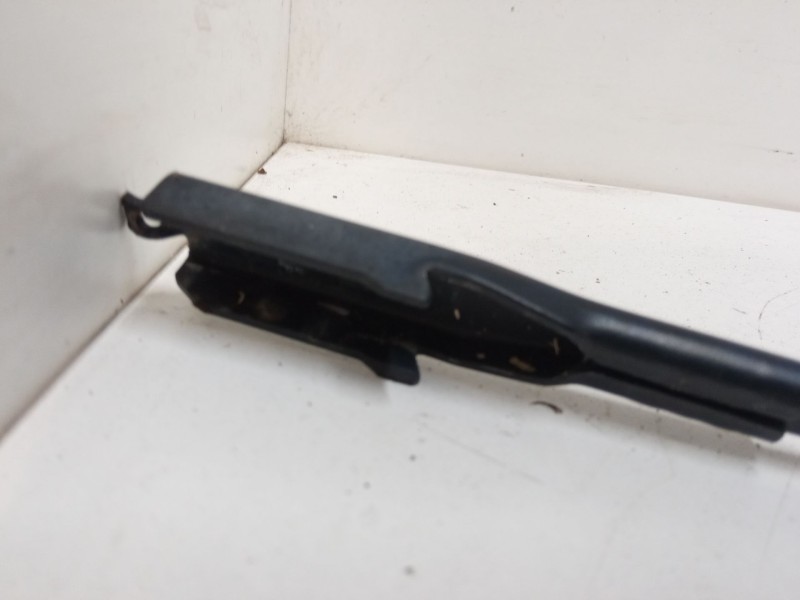 Recambio de brazo limpia delantero izquierdo para nissan juke (f15) 1.6 referencia OEM IAM   