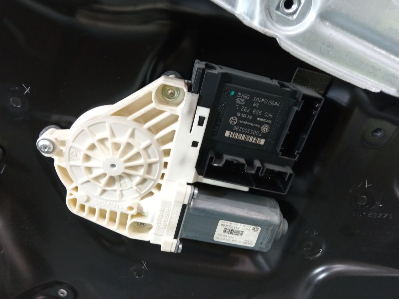 Recambio de elevalunas electrico delantero derecho para volkswagen passat b6 (3c2) 2.0 tdi referencia OEM IAM   