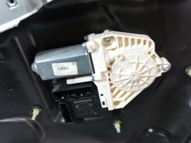 Recambio de elevalunas electrico delantero izquierdo para volkswagen passat b6 (3c2) 2.0 tdi referencia OEM IAM   