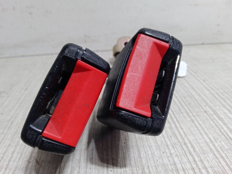 Recambio de anclaje cinturon trasero izquierdo para volkswagen golf iv (1j1) 1.9 tdi referencia OEM IAM   