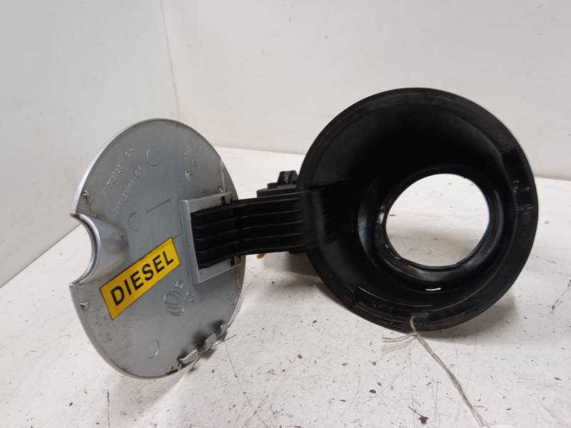 TAPA EXTERIOR COMBUSTIBLE 