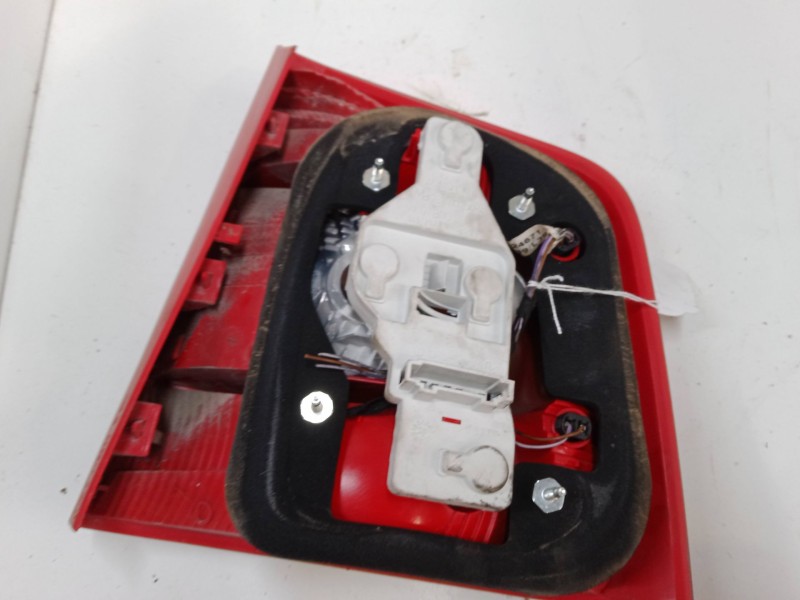 Recambio de piloto trasero izquierdo para skoda octavia ii combi (1z5) 2.0 tdi 16v referencia OEM IAM   