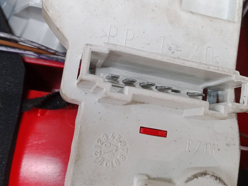 Recambio de piloto trasero izquierdo para skoda octavia ii combi (1z5) 2.0 tdi 16v referencia OEM IAM   