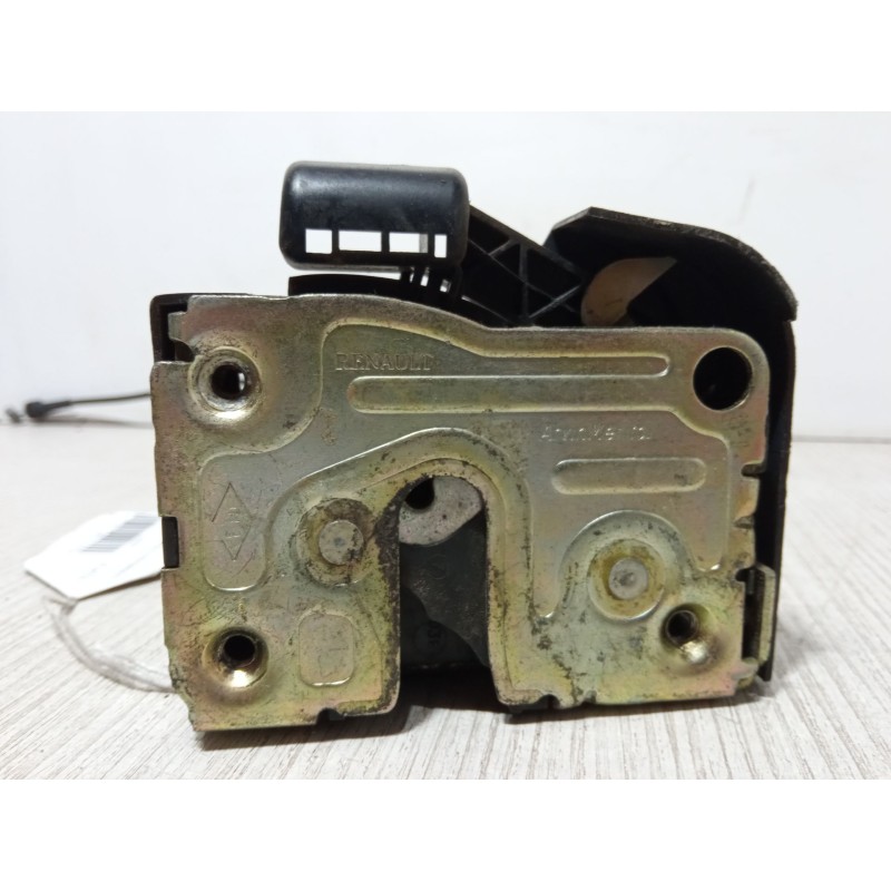 Recambio de cerradura puerta delantera izquierda para renault clio ii (bb_, cb_) 1.5 dci (b/cb07) referencia OEM IAM   