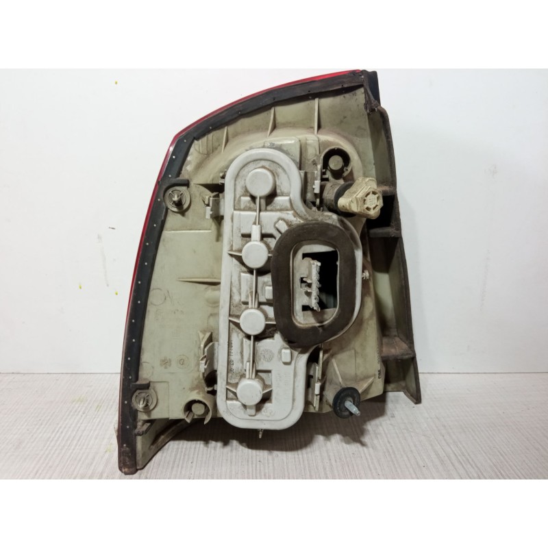 Recambio de piloto trasero derecho para opel astra g sedán (t98) 2.0 dti 16v (f69) referencia OEM IAM 93241043  