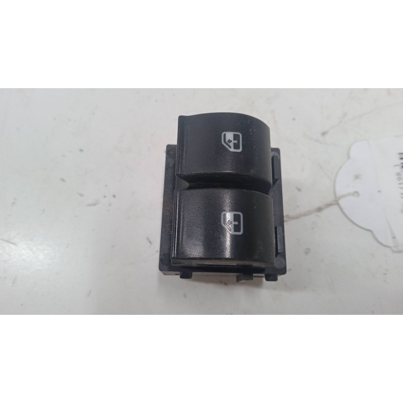 Recambio de mando elevalunas delantero izquierdo para fiat bravo ii (198_) 1.9 d multijet (198axb1a) referencia OEM IAM   