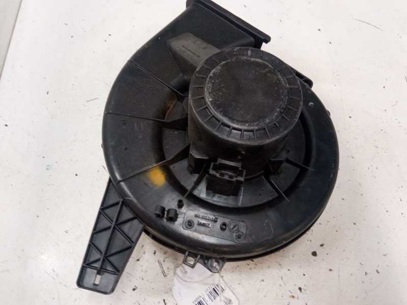 Recambio de motor calefaccion para skoda fabia i (6y2) 1.4 16v referencia OEM IAM 601820015  