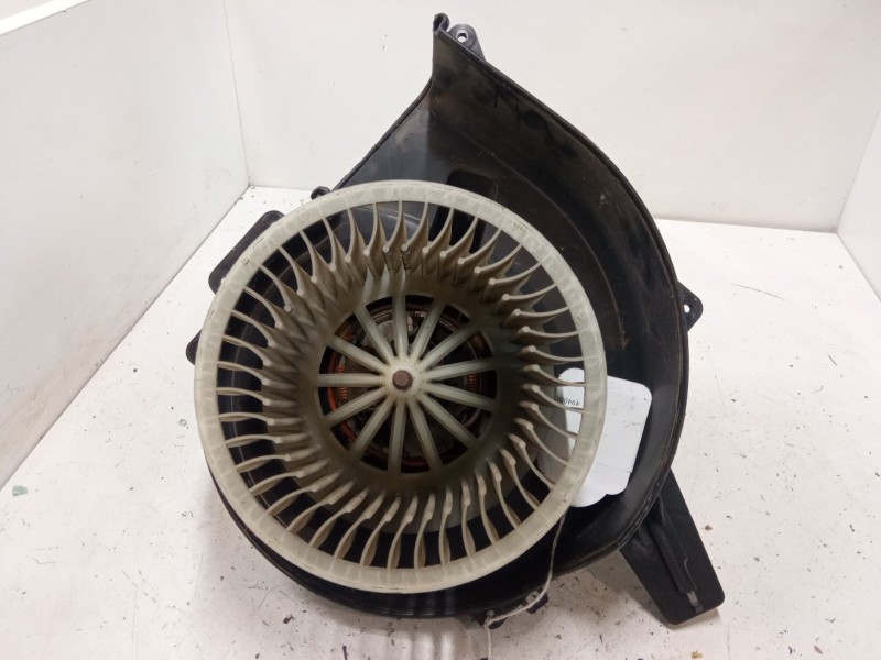 Recambio de motor calefaccion para skoda fabia i (6y2) 1.4 16v referencia OEM IAM 601820015  