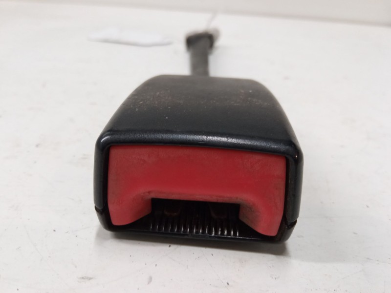 Recambio de anclaje cinturon delantero derecho para fiat doblo cargo (263_) 1.3 d multijet referencia OEM IAM   