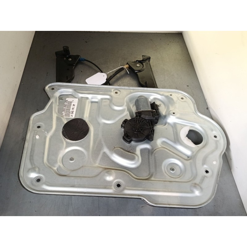 Recambio de elevalunas electrico delantero izquierdo para nissan qashqai i (j10, nj10) 1.5 dci referencia OEM IAM 80771JD000  