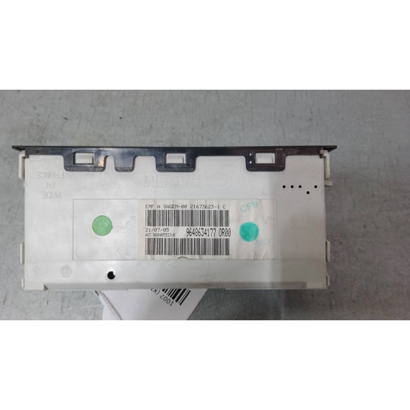 Recambio de pantalla interior reloj para peugeot 1007 (km_) 1.4 hdi referencia OEM IAM 9648634177  