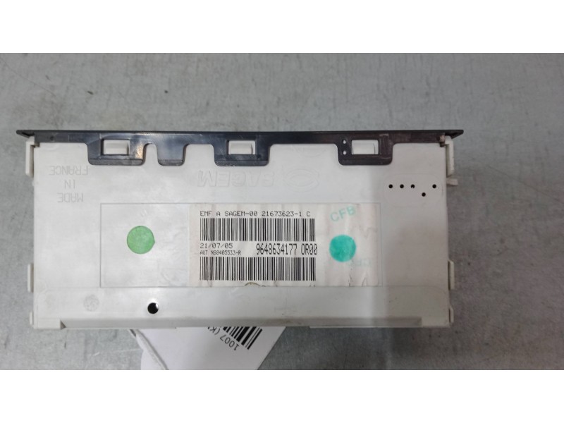 Recambio de pantalla interior reloj para peugeot 1007 (km_) 1.4 hdi referencia OEM IAM 9648634177  