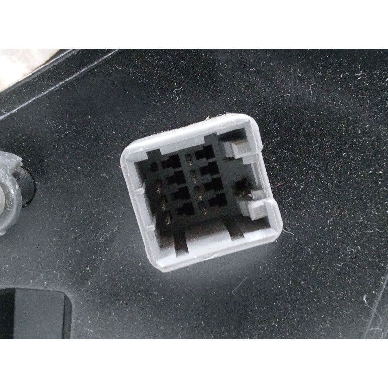 Recambio de retrovisor electrico derecho para kia cee´d sw (ed) 2.0 crdi 140 referencia OEM IAM   