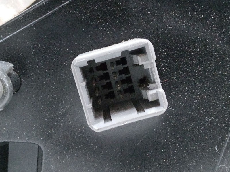 Recambio de retrovisor electrico derecho para kia cee´d sw (ed) 2.0 crdi 140 referencia OEM IAM   