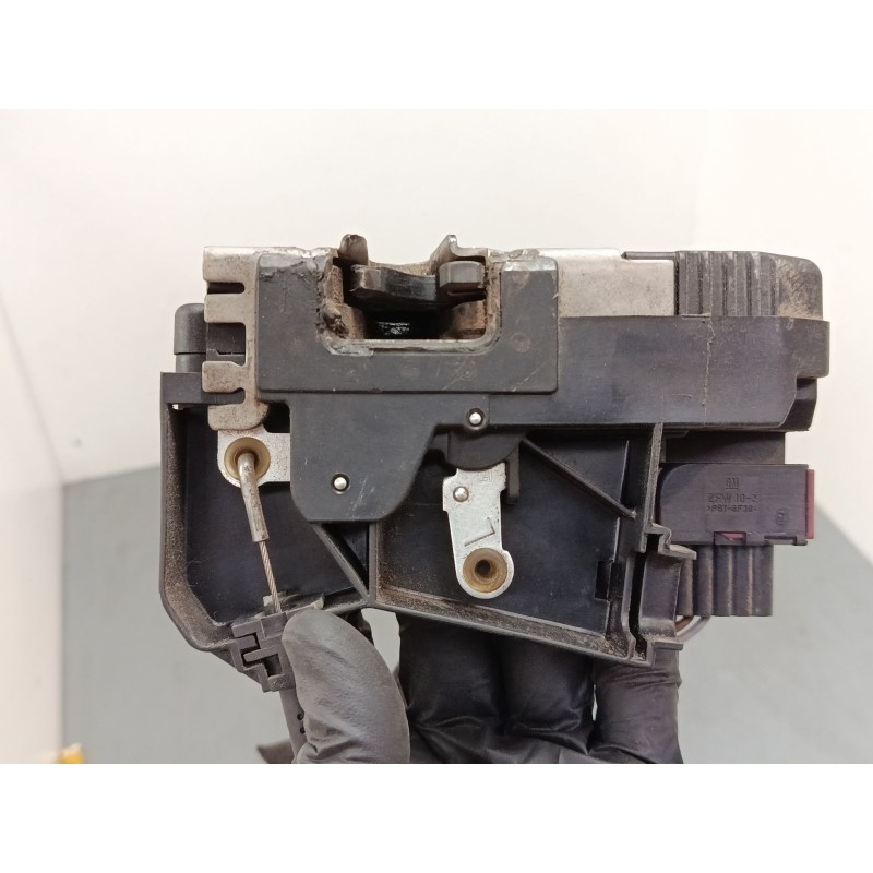 Recambio de cerradura puerta delantera izquierda para renault trafic ii autobús (jl) 2.0 dci 115 referencia OEM IAM 91166237  