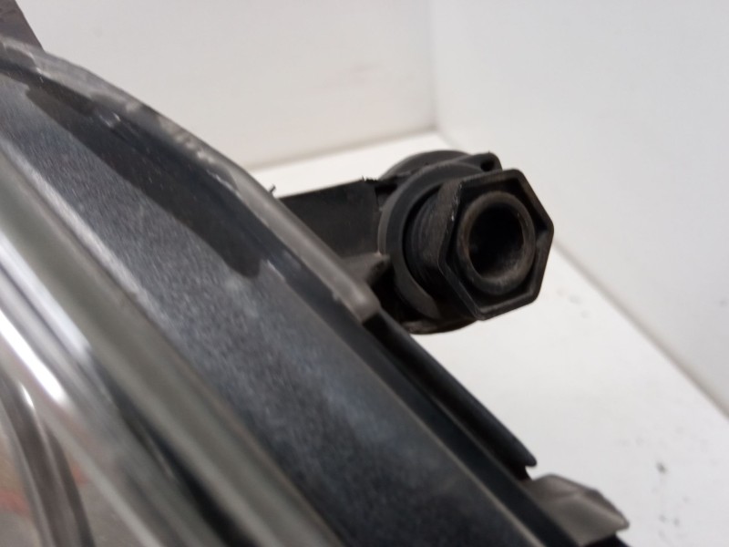 Recambio de faro derecho para volkswagen polo iv (9n_, 9a_) 1.4 tdi referencia OEM IAM   