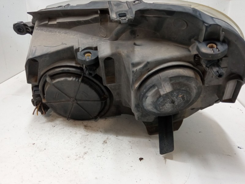 Recambio de faro derecho para volkswagen polo iv (9n_, 9a_) 1.4 tdi referencia OEM IAM   