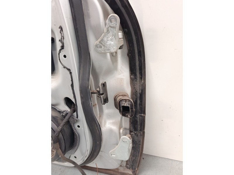 Recambio de puerta delantera izquierda para mercedes-benz clase c (w203) c 220 cdi (203.006) referencia OEM IAM   