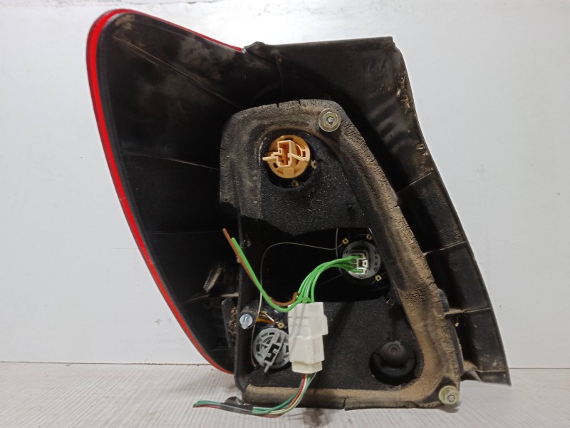 Recambio de piloto trasero derecho para toyota corolla verso (_e12_) 2.0 d-4d (cde120_) referencia OEM IAM   