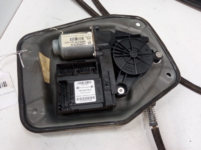 Recambio de elevalunas electrico derecho 3p para volkswagen golf v (1k1) 2.0 tdi 16v referencia OEM IAM 1K0959792G  