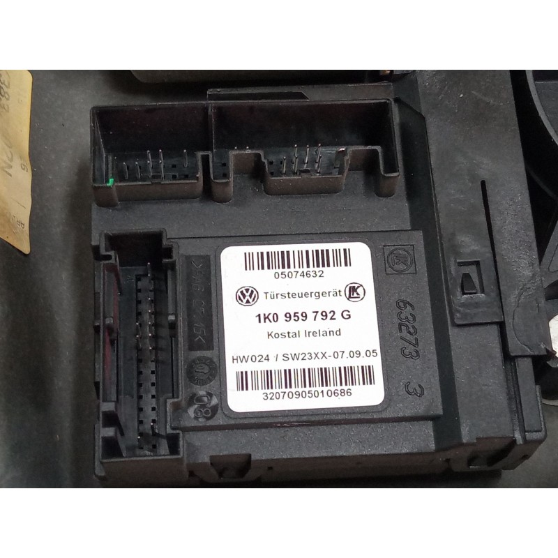 Recambio de elevalunas electrico derecho 3p para volkswagen golf v (1k1) 2.0 tdi 16v referencia OEM IAM 1K0959792G  