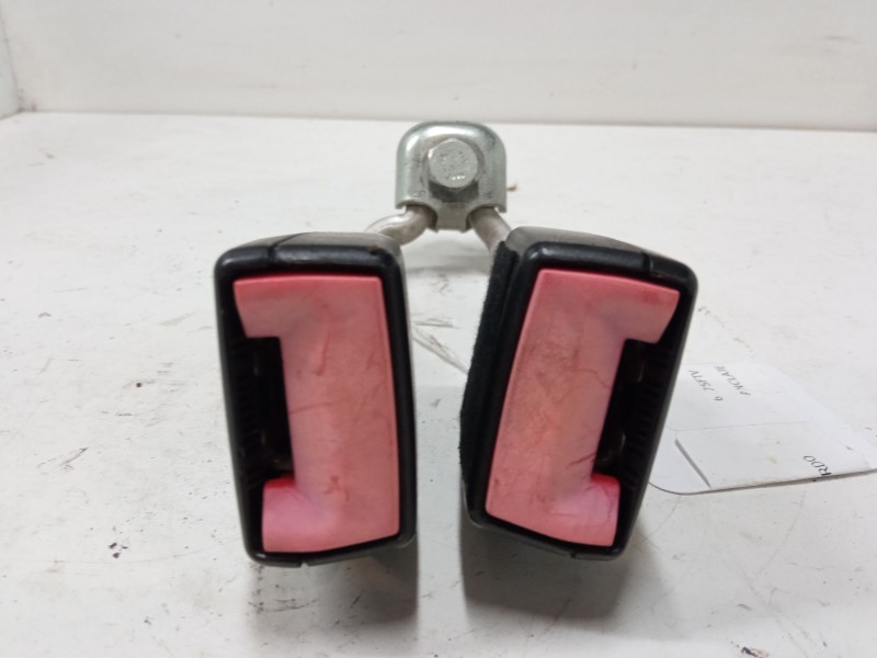 Recambio de anclaje cinturon trasero izquierdo para seat ibiza iii (6l1) 1.4 tdi referencia OEM IAM   