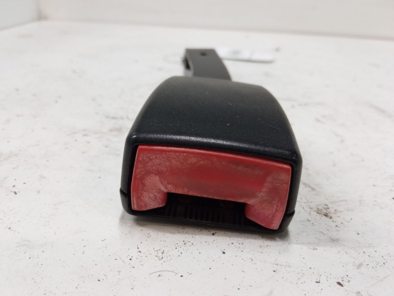 Recambio de anclaje cinturon delantero izquierdo para seat ibiza iii (6l1) 1.4 tdi referencia OEM IAM   