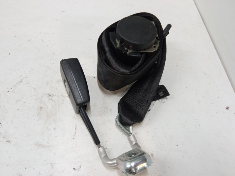 Recambio de anclaje cinturon trasero derecho para seat ibiza iii (6l1) 1.4 tdi referencia OEM IAM   