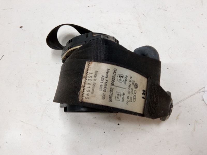 Recambio de cinturon seguridad trasero derecho para volkswagen caravelle 2,4 5v 2-aab-2m referencia OEM IAM   