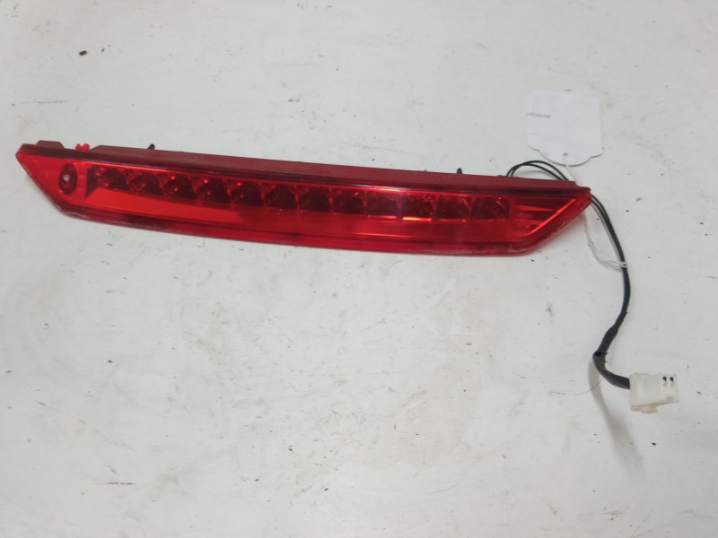 Recambio de luz central de freno para hyundai ix20 (jc) 1.4 referencia OEM IAM 92700-1K0  