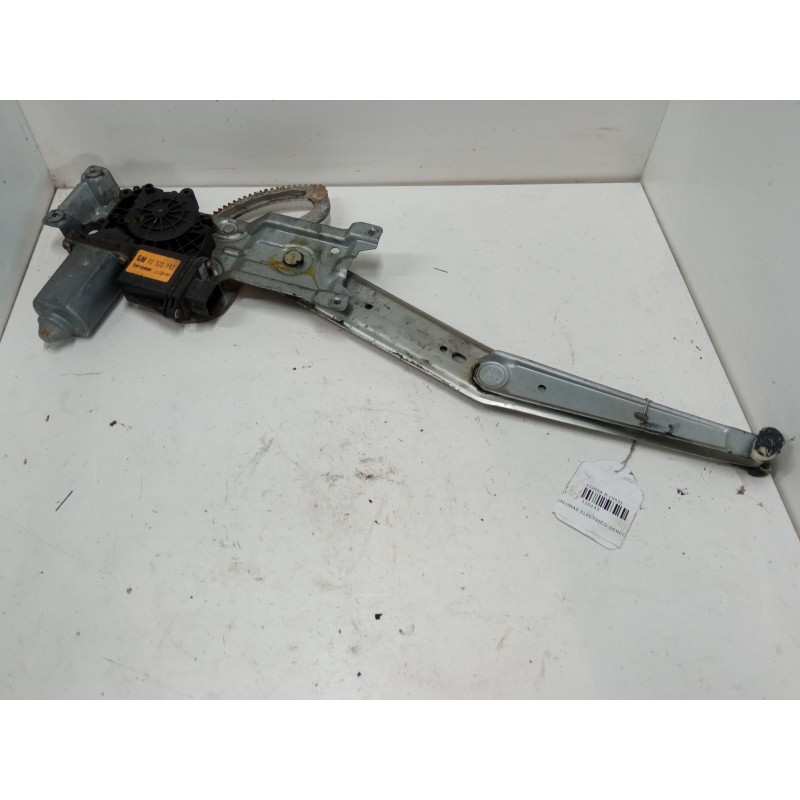 Recambio de elevalunas electrico derecho 3p para opel corsa b (s93) 1.7 d (f08, f68, m68) referencia OEM IAM 90520190  