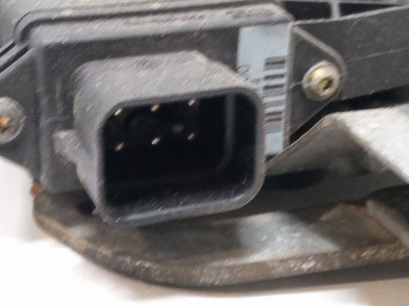 Recambio de elevalunas electrico derecho 3p para opel corsa b (s93) 1.7 d (f08, f68, m68) referencia OEM IAM 90520190  