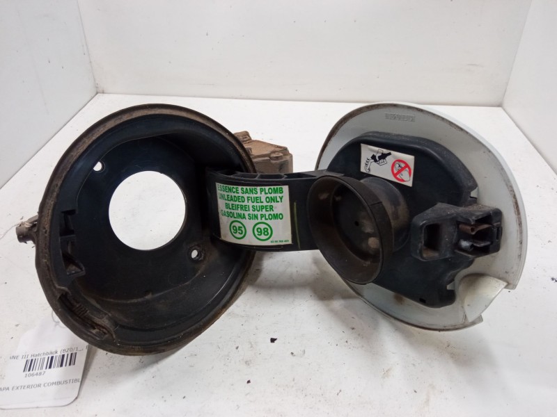 Recambio de tapa exterior combustible para renault megane iii hatchback (bz0/1_, b3_) 1.6 16v (bz1b, bz1h) referencia OEM IAM   