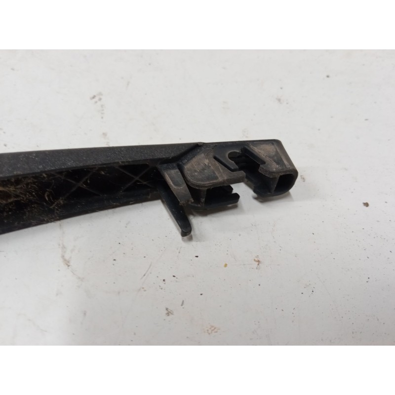 Recambio de brazo limpia trasero para renault megane iii hatchback (bz0/1_, b3_) 1.6 16v (bz1b, bz1h) referencia OEM IAM   