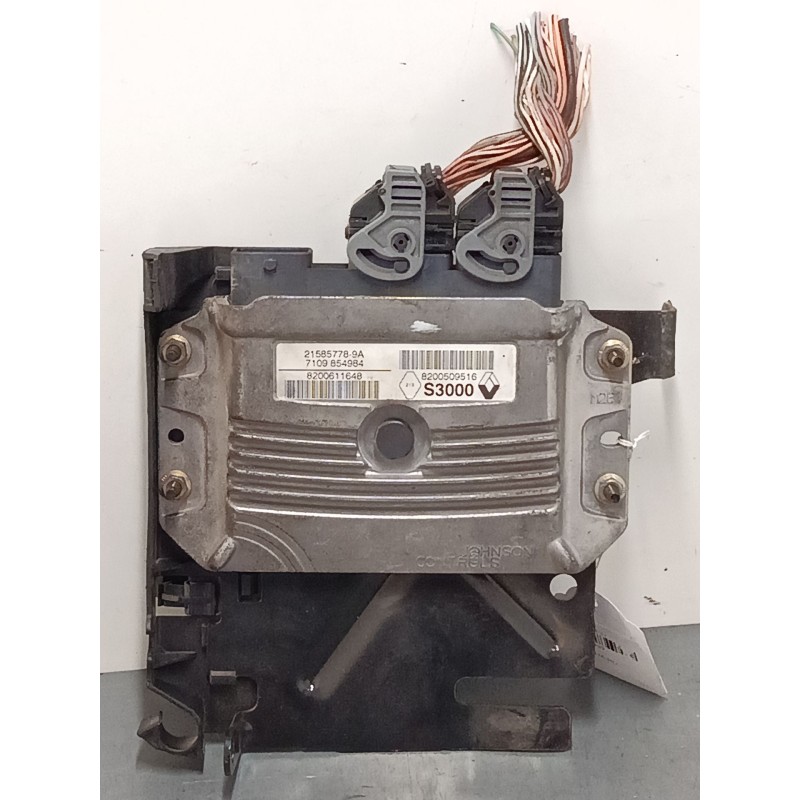 Recambio de centralita motor uce para renault scénic ii (jm0/1_) 1.6 16v (jm1r) referencia OEM IAM 8200611648 8200509516 