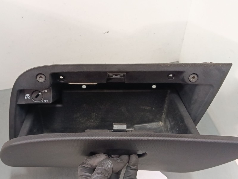 Recambio de guantera para seat leon (1p1) 1.6 tdi referencia OEM IAM   