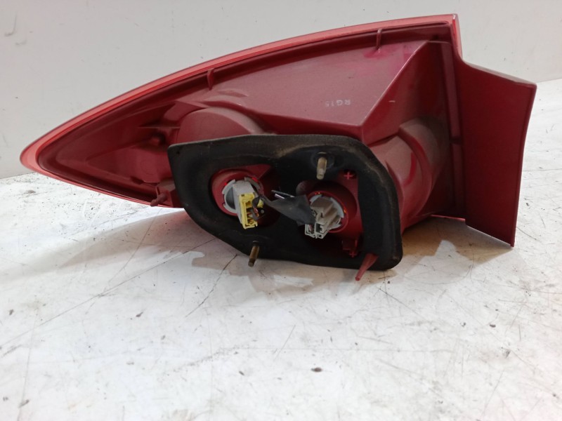 Recambio de piloto trasero derecho para mazda 3 sedán (bk) 1.6 di turbo (bk12y) referencia OEM IAM    Recambio de piloto trasero derecho para mazda 3 sedán (bk) 1.6 di turbo (bk12y) referencia OEM IAM