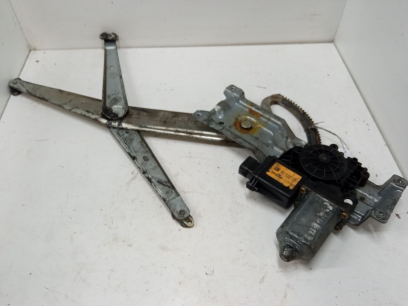 Recambio de elevalunas electrico izquierdo 3p para opel corsa b (s93) 1.7 d (f08, f68, m68) referencia OEM IAM 90520189  